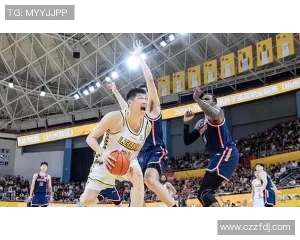 广州足球队的默契配合揭秘:从战术到团队精神的全面分析 广州足球队的默契配合揭秘:从战术到团队精神的全面分析